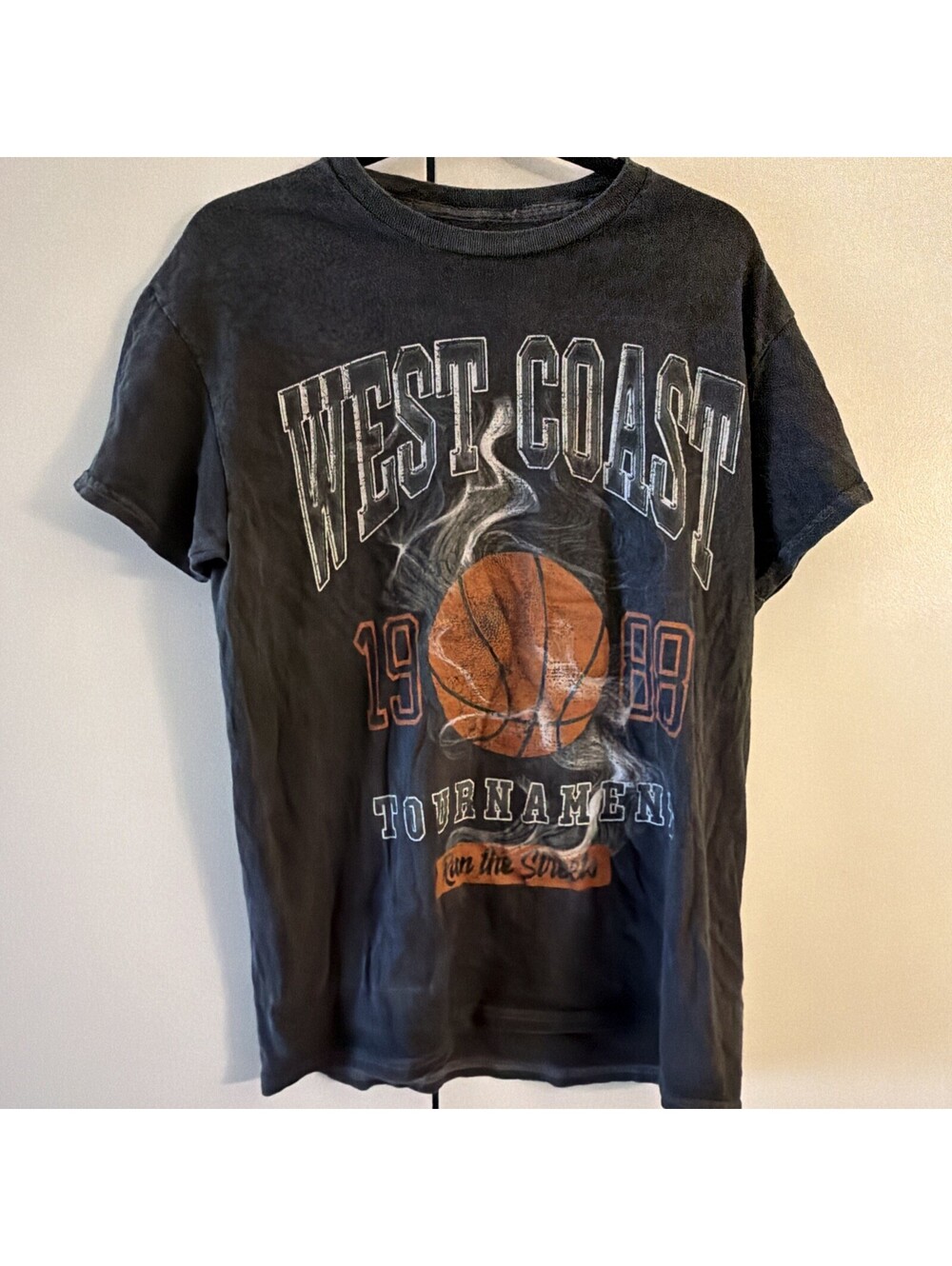 PacSun West Coast Tournament Basketball T Shirt Mens S Charcoal Gray Vintage Tee